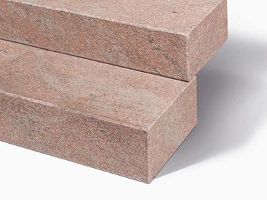 Blockstufen Gneis Bologna zugeschnitten