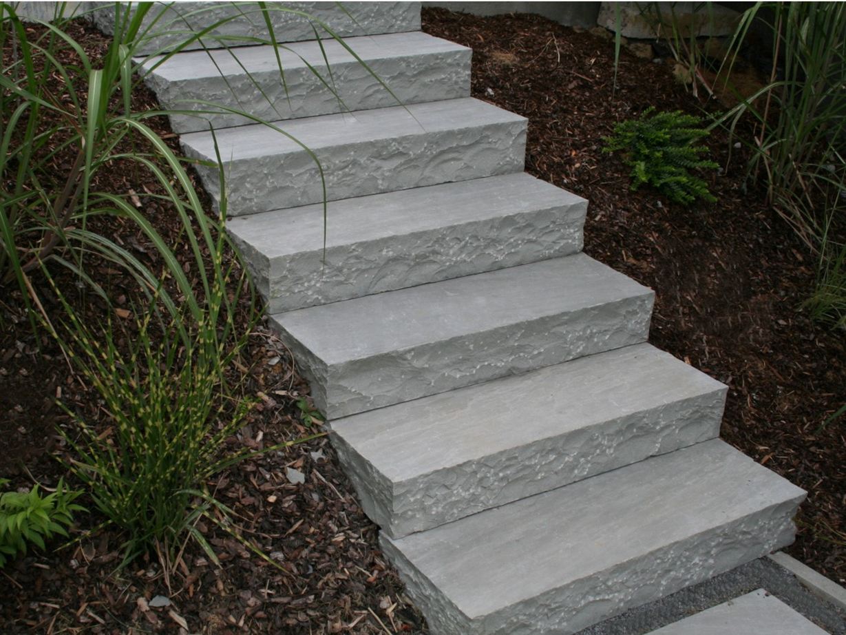 Blockstufe Sandstein Kandla Grey Gartenhang