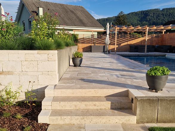 Travertin_Medium_Select_Treppe_Blockstufen_Pool_Mauer