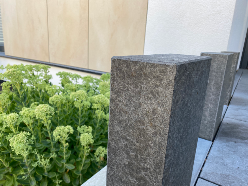 Palisade 8x 25 Basalt Takeda Eingangsbereich 2 final