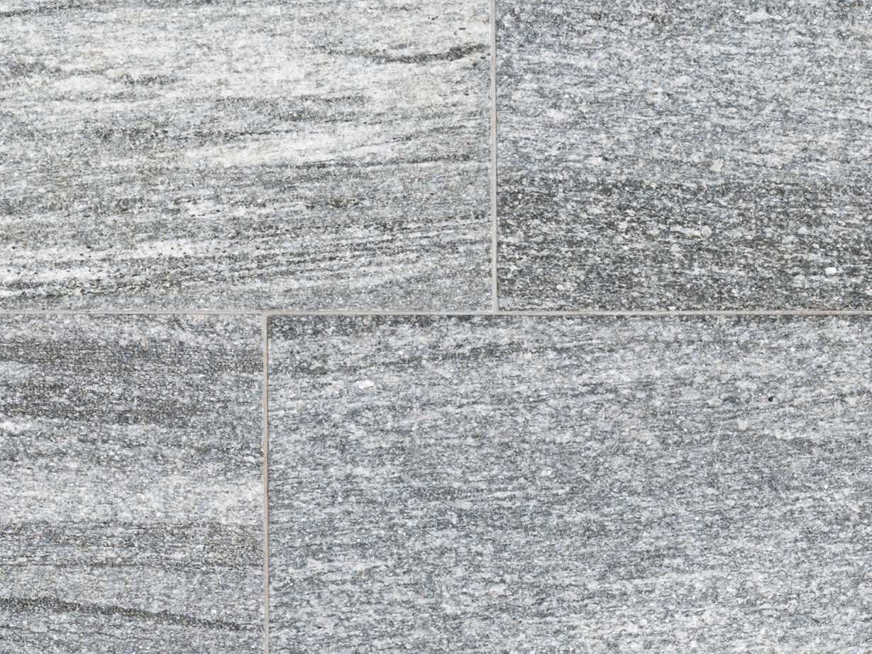 Nahaufnahme von grauen Granitplatten Urban Grey Line