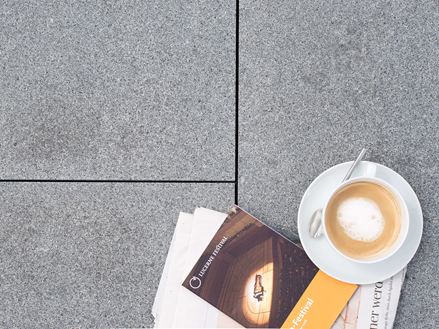 Kaffee-Tasse auf Granitboden Mundo Grau
