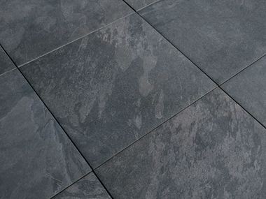 Nahaufnahme dunkle Schieferoptikplatten Alpine Black