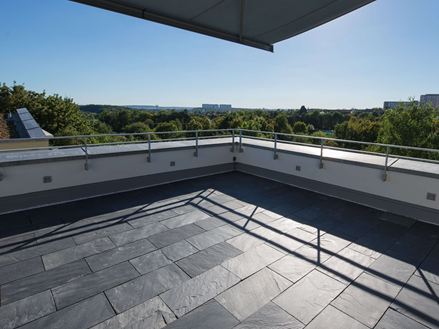 Ausblick auf der Schiefer-Dachterrasse