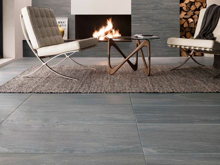 Wohnzimmer mit Feinsteinzeug-Fliesen Mountain Grey