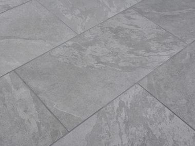 Schieferoptik-Fliesen Alpine Grey, diagonale Ansicht