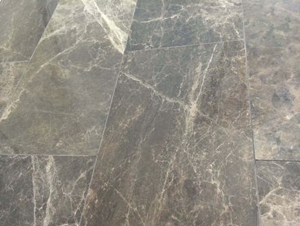 Nahaufnahme Marmorfliese Emperador Dark