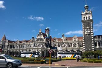 Bahnhof Dunedin mit Basalt-Fassade