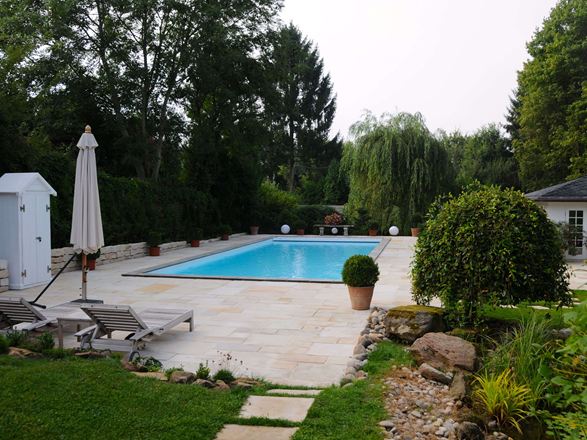 Kundenfoto: Sandstein-Platten Yellow Mint, verlegt als Terrasse und im Pool-Bereich